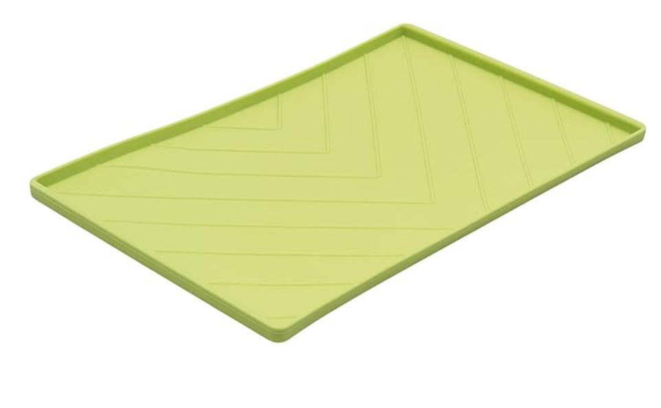 MESSY MUTTS Non-Slip Dog Bowl Mat with Raised Edge - Green